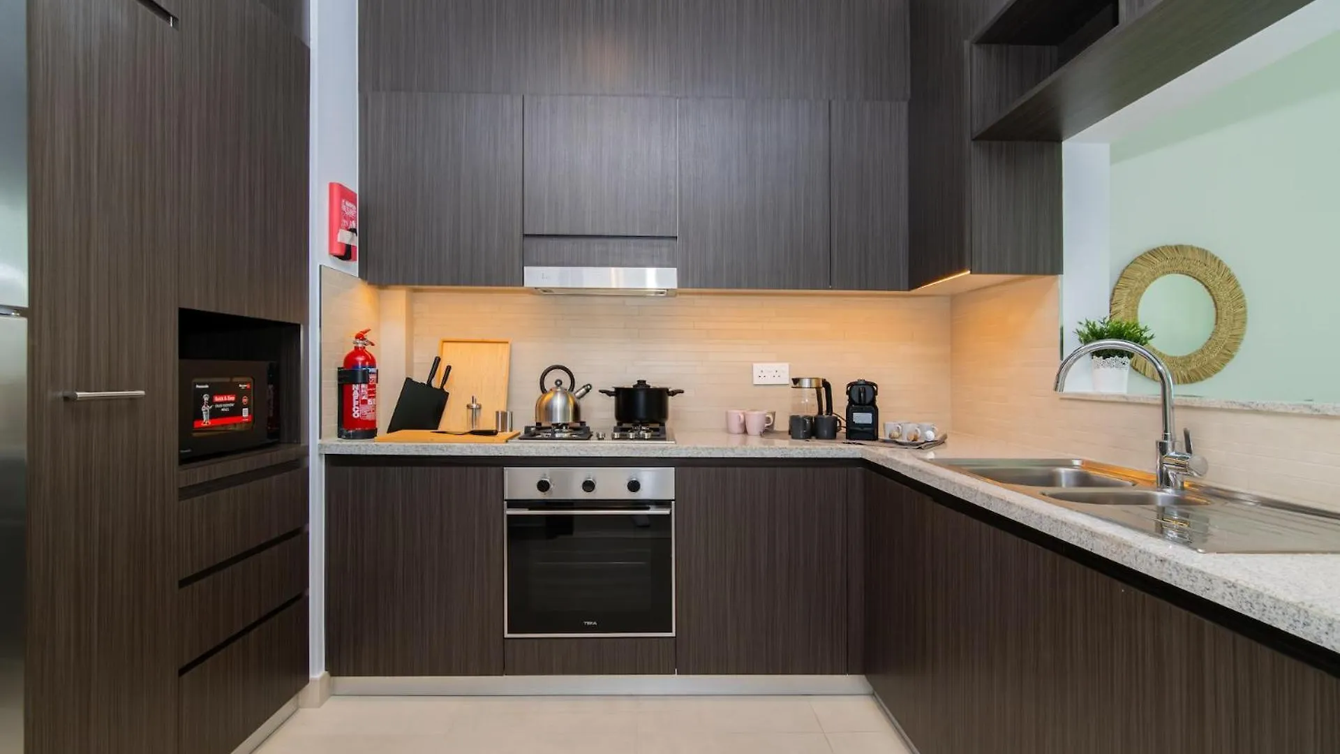 Apartment Elite Escape Holiday Home - 2 Bhk Getaway With Burj Khalifa View And Dubai Mall Access - 1504